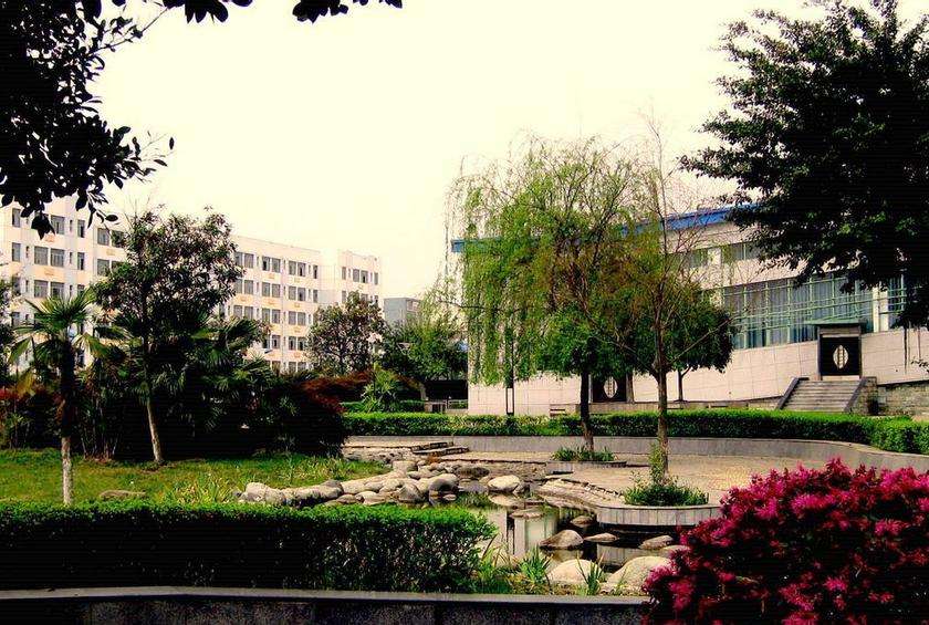 四川建筑職業(yè)技術(shù)學(xué)院.jpg