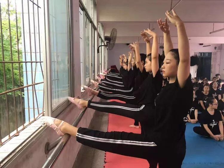 幼師專業(yè)0.jpg 幼師專業(yè)0.jpg