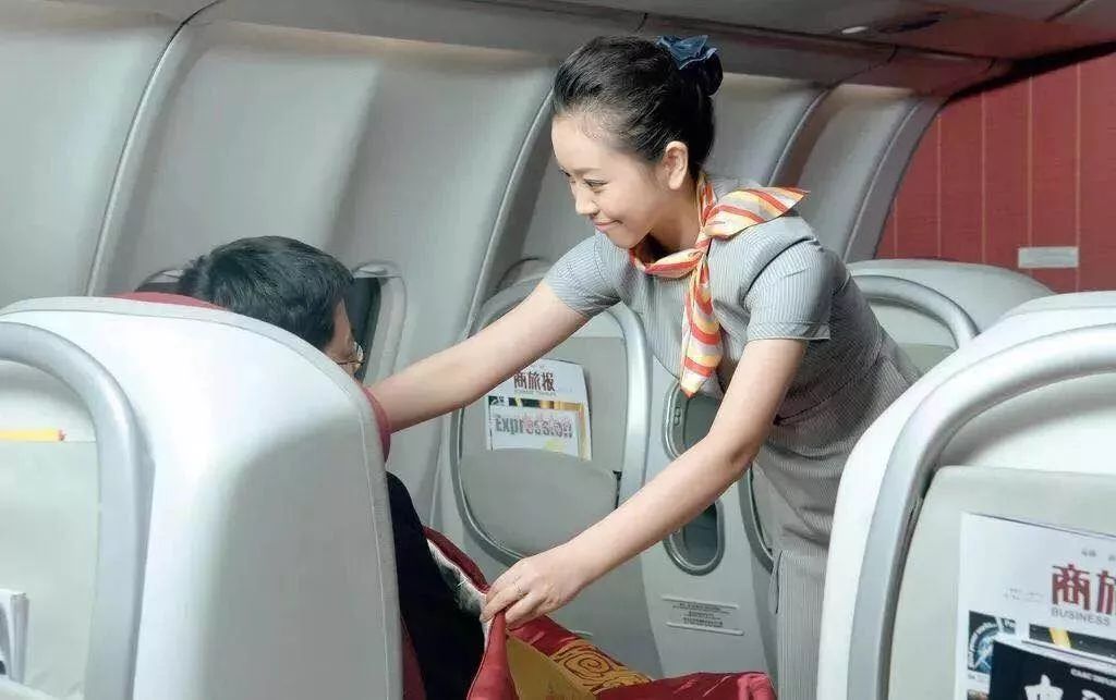 海航空乘 青春熱情創(chuàng)優(yōu)質服務 組圖