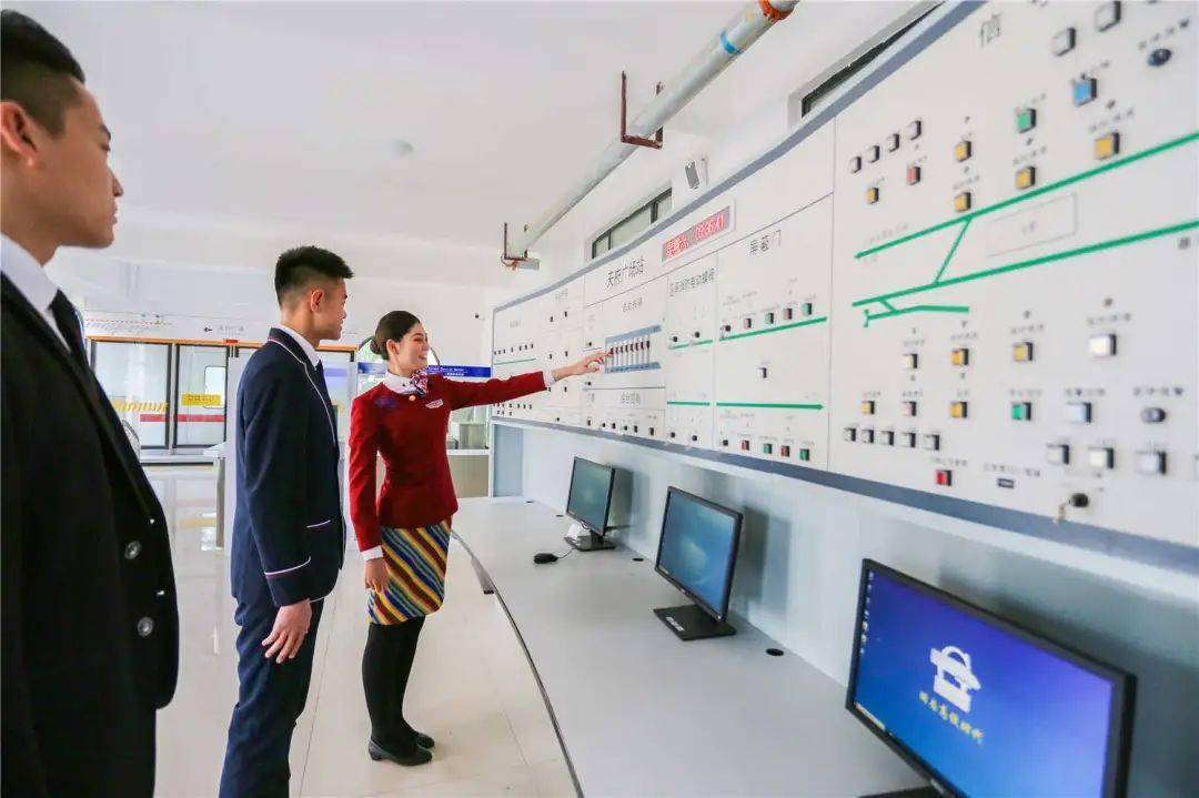 城市軌道交通運營管理專業需具有城市軌道交通運營管理專業知識,有較高的綜合素質和較強的城市軌道專業技能。 城市軌道交通運營管理專業需具有城市軌道交通運營管理專業知識,有較高的綜合素質和較強的城市軌道專業技能。